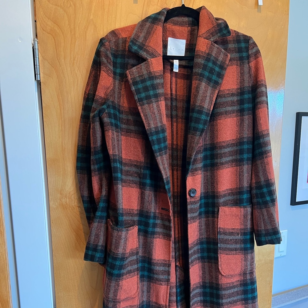 Leith- knee length coat size Medium